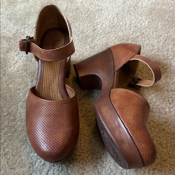 BOC Gia clog. Tan - Picture 2 of 4